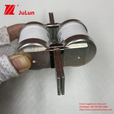 MUSSMANN 690V 630A Fuses automobiles en cuivre céramique 630MMT Twin Plate Flat Bolt Type Fuse pour la protection du véhicule