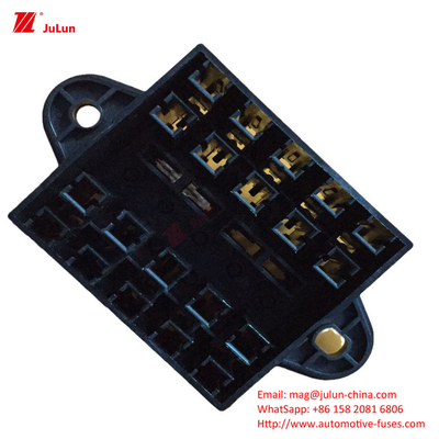 Parties automobiles Terminal de protection électronique du circuit courant 32V30A-500A Porteur de fusible automatique Contact de cuivre 30A-500A