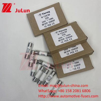 32A 10*38mm 15A 690VDC 1000VDC Panneau monté fusible solaire photovoltaïque pour une protection robuste des chaînes photovoltaïques