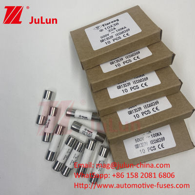 32A 10*38mm 15A 690VDC 1000VDC Panneau monté fusible solaire photovoltaïque pour une protection robuste des chaînes photovoltaïques