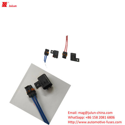 Équipement de boulonnage Réinitialiser manuellement le commutateur d'air Porteur de fusible électrique automobile Plastique / boîtier en nylon 32V