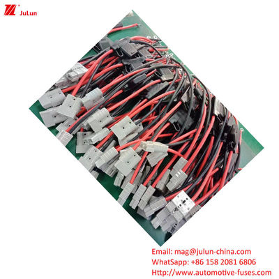 Coffret d'assemblage du porte-fusibles automobile 32V Voltage nominal pour les fusibles dans des environnements de fonctionnement difficiles