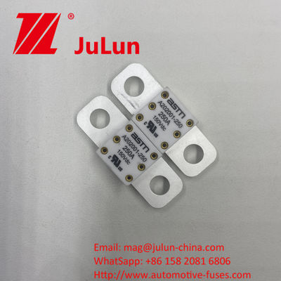 A202001-100A 150VDC Fuses automobiles en céramique pour le système de traction des véhicules électriques couple serré recommandé 11-13N·m Pour l'installation M8