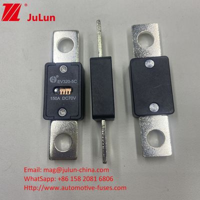 Protection DC EV HEV Fuseau de véhicule électrique pour la distance de trou automobile 51 mm EV