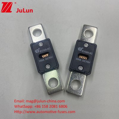 EV320-5C 300A 70VDC fusibles de lames automobiles avec une distance de trou de 51 mm et mode d'installation de boulon M8