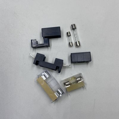 6*30mm 5*20mm Panneau monté Noir 25A 250V Porteur de fusible en verre