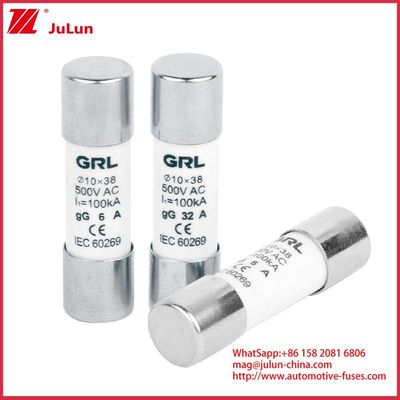 15A 1000VDC Fuse Link Solar GPV DC Fuse 10*38mm 32A Rating pour la protection électrique dans les systèmes photovoltaïques pour une utilisation avec le boîtier de fusible