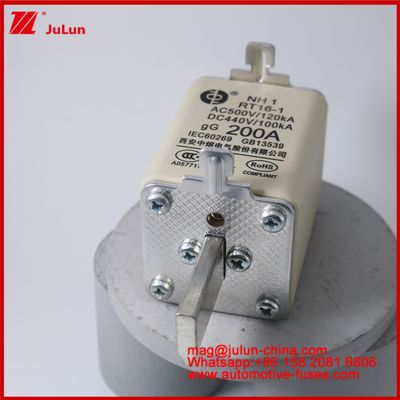 NH1 RT16-1 200A AC500V 120KA DC 440V 100KA Automobile Ceramique Auto Fuses Monture de lame Pour véhicule EV / HEV Petite taille Protection contre le court-circuit de courant nominal élevé