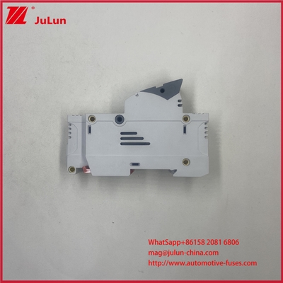 Fusible solaire photovoltaïque 63A 22*58mm avec tension de fonctionnement nominale DC1000V et tension de tenue aux chocs nominale de 6 KV