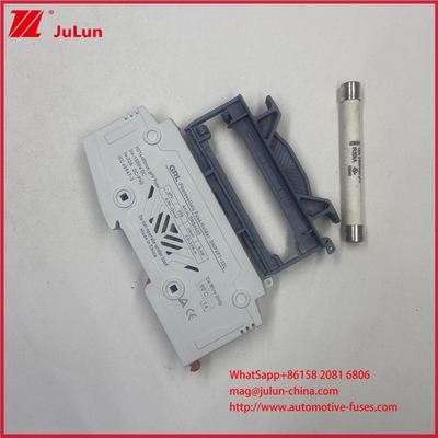 Fuseau photovoltaïque solaire à connexion de fusible10*85mm 32A pour tension de fonctionnement nominale DC1500V et catégorie d'utilisation DC-PV0