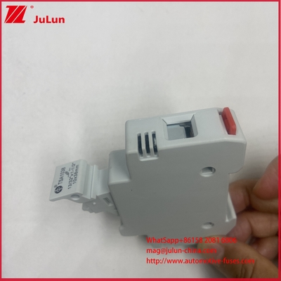 FUSIBLE PV 10*38mm 30A 1000VDC 6 KV Tension de tenue aux chocs nominale Fusible PV solaire avec une capacité de coupure élevée de 20kA