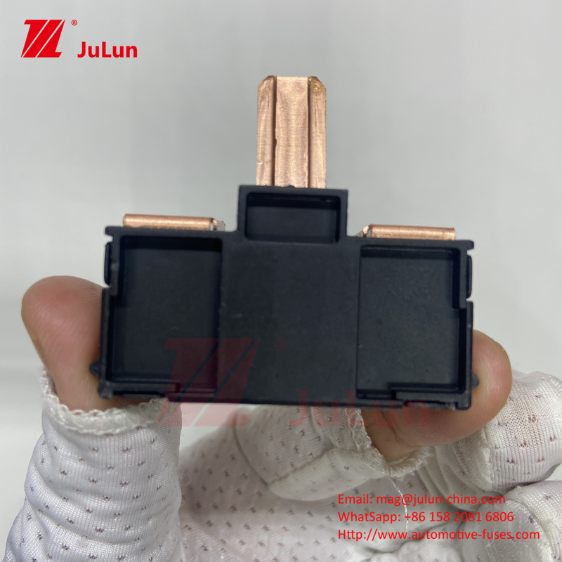 Automobile moteur voiture navire camion ferme voiture électrique fusible J boîte borne droite camion 38231-TAB-A01
