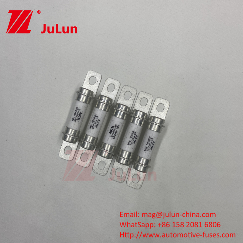 30A 20A Tubes céramiques M6 Boulons de type 15A Fuseau de véhicule électrique Véhicule électrique 500VDC ESS Fuseau céramique