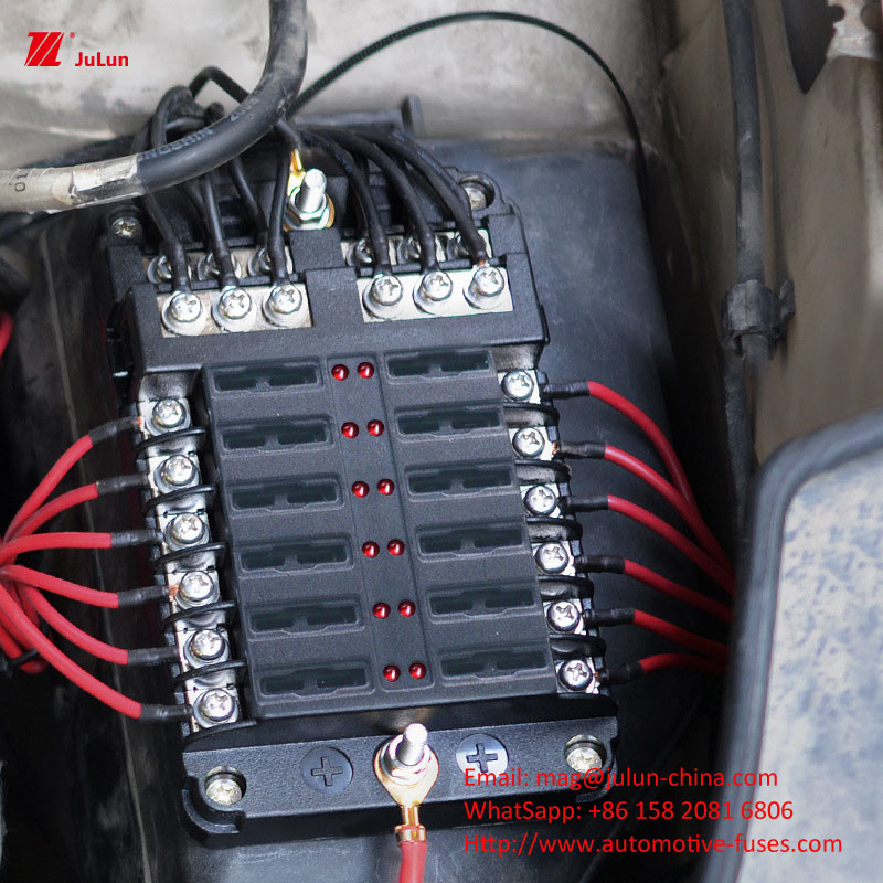 ANS/MIDI Pièces de rechange automobiles de petite et moyenne taille Série E9 Détecteur de circuit automatique Protecteur de surcharge peut restaurer la voiture