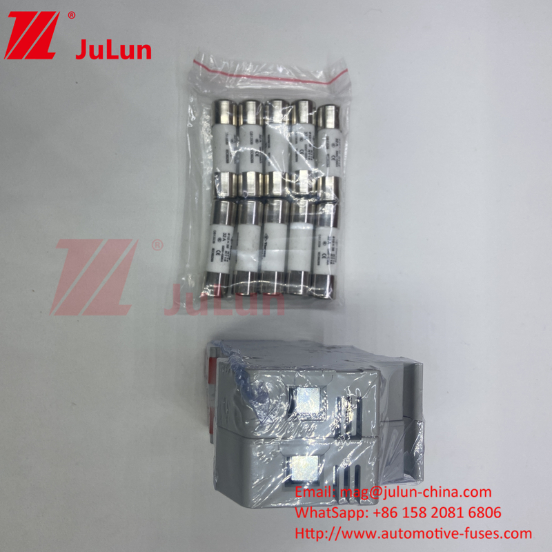 1000VDC-1500VDC Porteur de fusible photovoltaïque solaire avec fusible 2 ampères Fuseur solaire DC Liens de fusible cylindriques