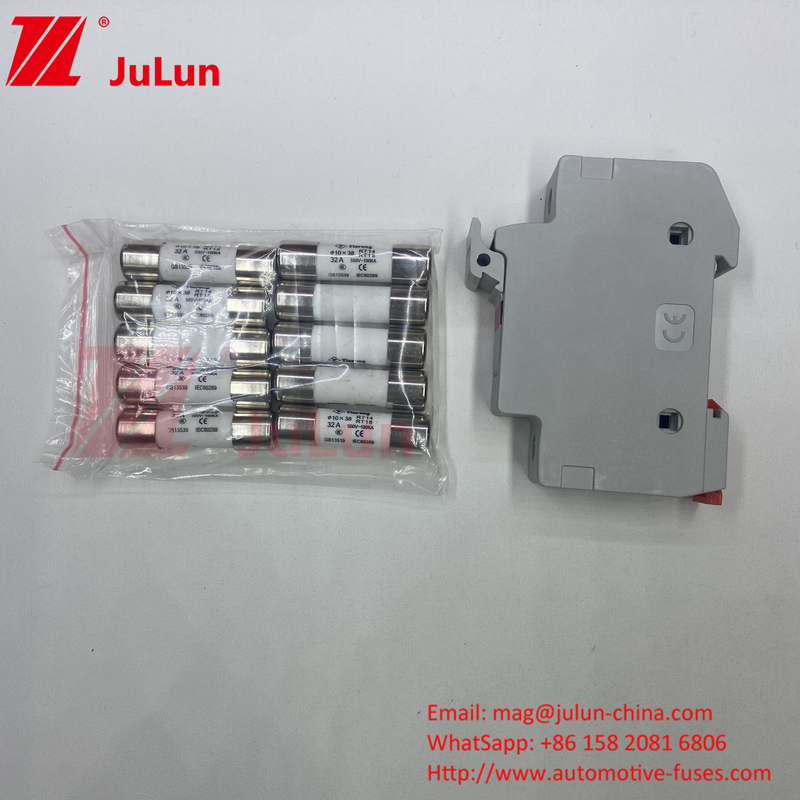 10A-63A Fuseau photovoltaïque pour l'installation solaire photovoltaïque 32A 10X38mm 1000V DC Din Rail Fuseau avec lumière pour le système solaire