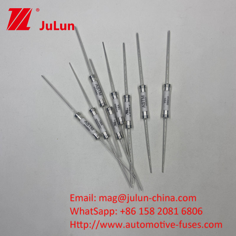 HV660 20A 500VDC ASTM 30KA Fuseau actif en céramique 10A-30A 500VDC Installation de trous de PCB Fuses automobiles