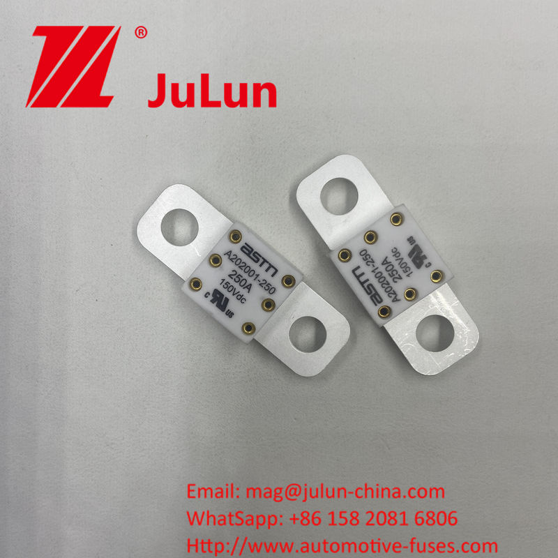 A202001-100A 150VDC Fuses automobiles en céramique pour le système de traction des véhicules électriques couple serré recommandé 11-13N·m Pour l'installation M8