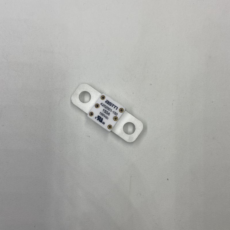 150A 150VDC Conversion de puissance Fuses automobiles en céramique Haute capacité de rupture 16KA 20KA avec couple serré recommandé 11-13N·m Pour M8