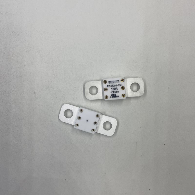 Protection 350A 150VDC Des fusibles automobiles en céramique de petite taille à courant nominal élevé couple serré recommandé 11-13N·m