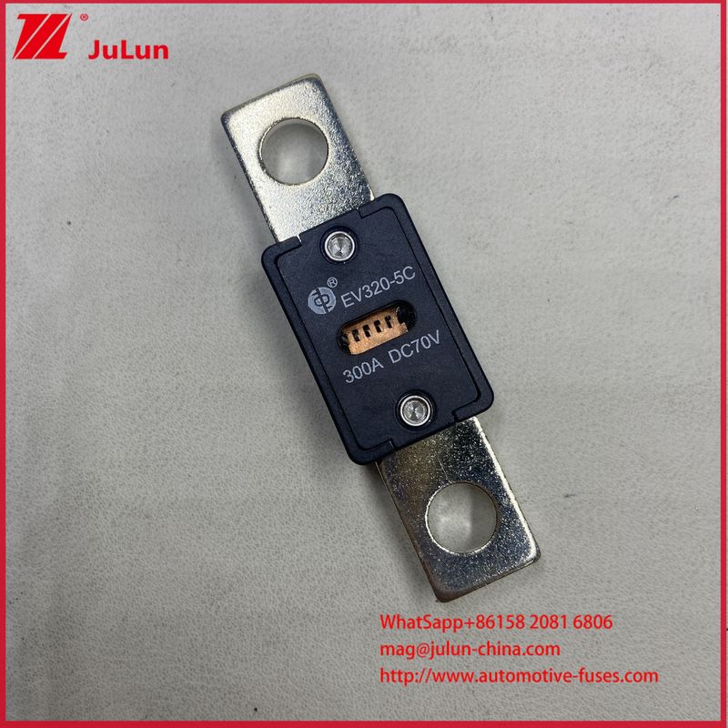100A DC70V Fuseau de véhicule électrique de pointe EV320-5C 5X 150A 300A DC70V Chargement rapide avec matériau de carrosserie en céramique et courant de rupture maximal de 6KA