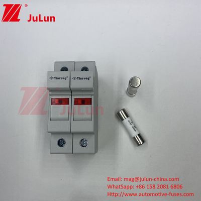 PV-30 CE TUV 10*38mm Dc 6A 8A 10A 12A 15A 20A 25A 32A PV solaire Dc 1000V fusible avec porte-fusible Boîte avec indication