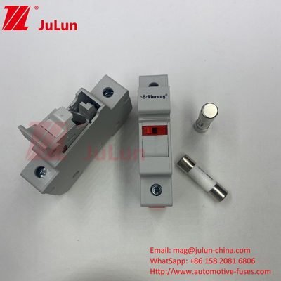 Fuses photovoltaïques solaires pour la protection de la boîte de bus photovoltaïque DC 1000V Fuses photovoltaïques 6A 10A 15A 20A 25A 30A Haute tension pour le solaire