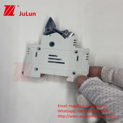 DIN Guide porteuse de fusible 15A 1000VDC avec porteuse de fusible en céramique conception14*85mm 32a 1000VDC Pv Holer fusible