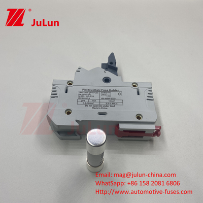 Fuses 10x38 1000v 25a 10*38 2a Porteur de fusible pour les systèmes solaires Fuses photovoltaïques pour la protection des systèmes solaires