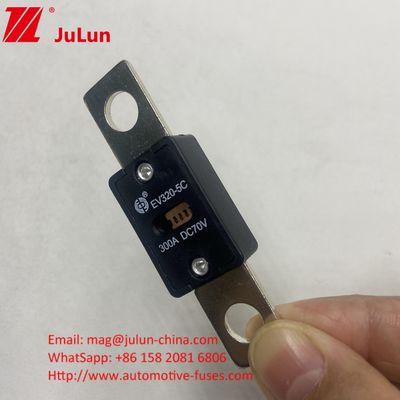 EV320-5C 300A 70VDC fusibles de lames automobiles avec une distance de trou de 51 mm et mode d'installation de boulon M8